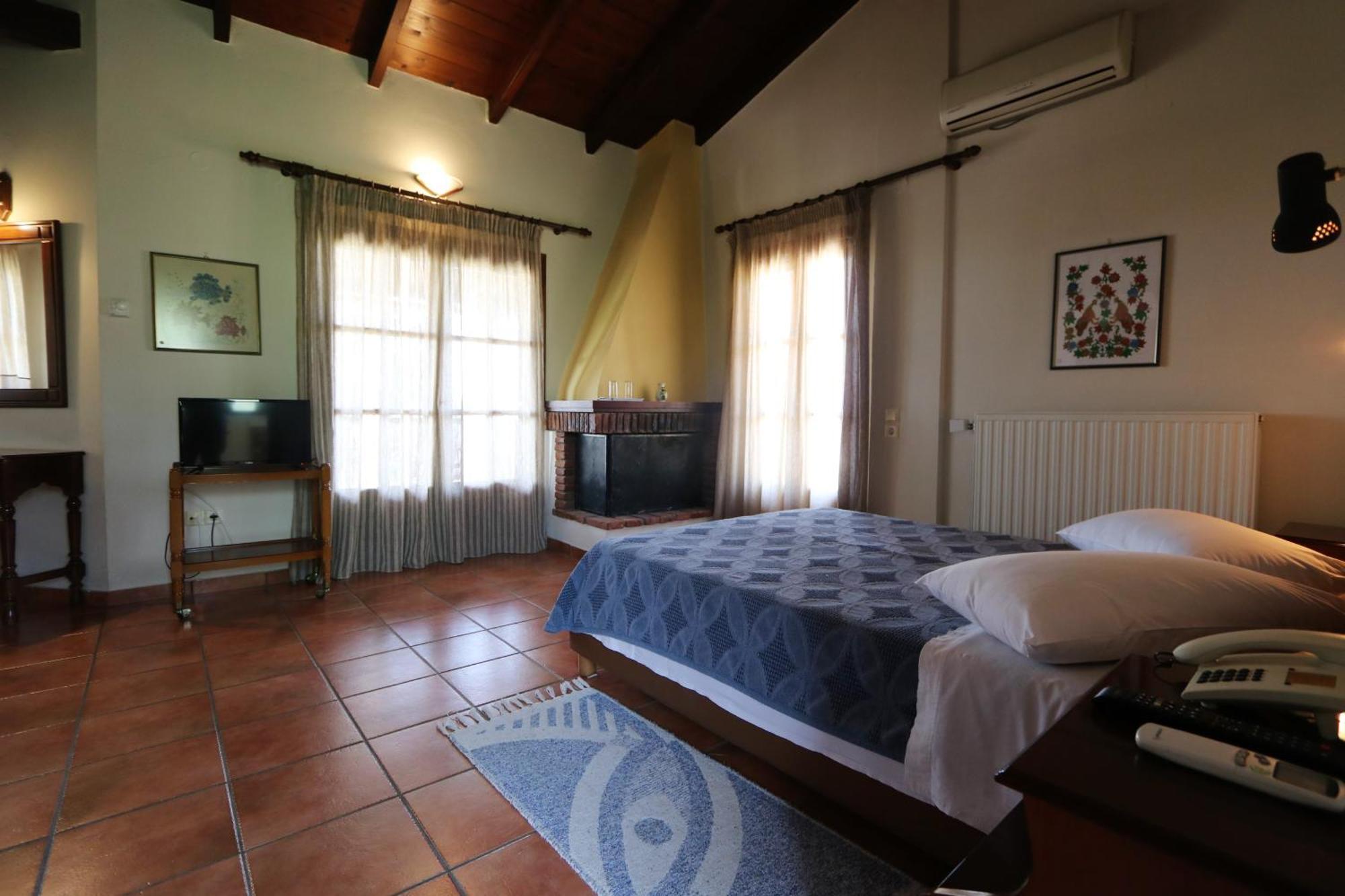 Vateri Hotel Limni  Bilik gambar