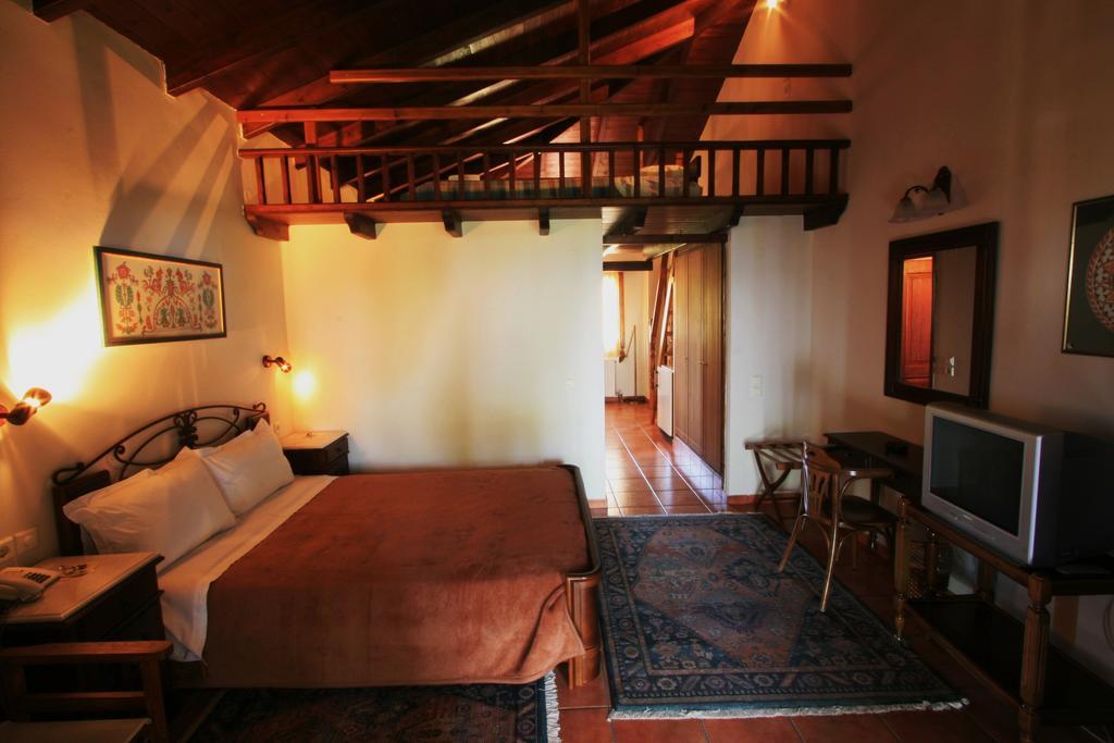 Vateri Hotel Limni  Bilik gambar